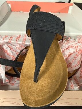 Easy Spirit Black T-Strap Sandals with Tan Footbed SZ 6.5W NWT